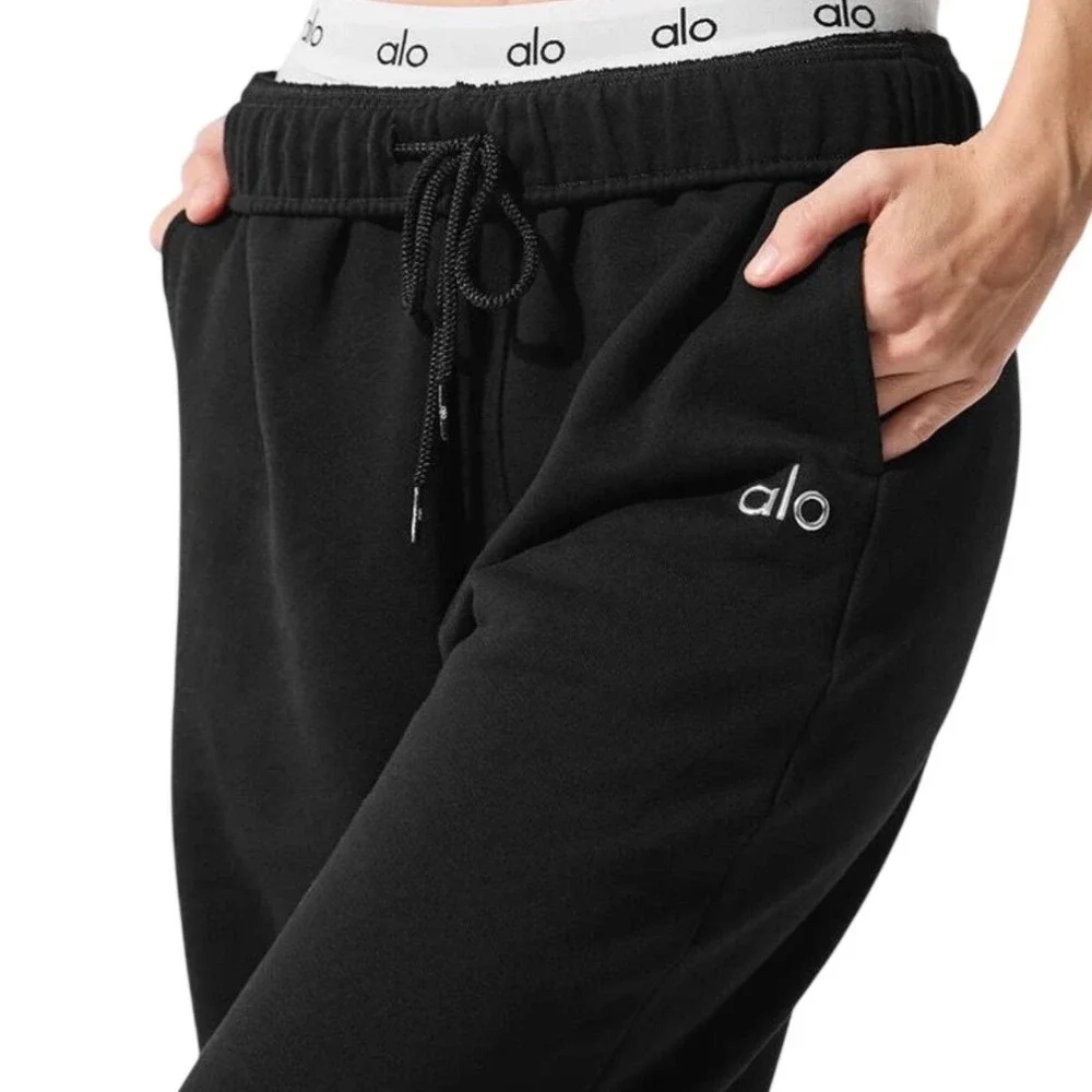 Alo Yoga‎ Accolade Straight Leg Sweatpants Black Women Medium NEW